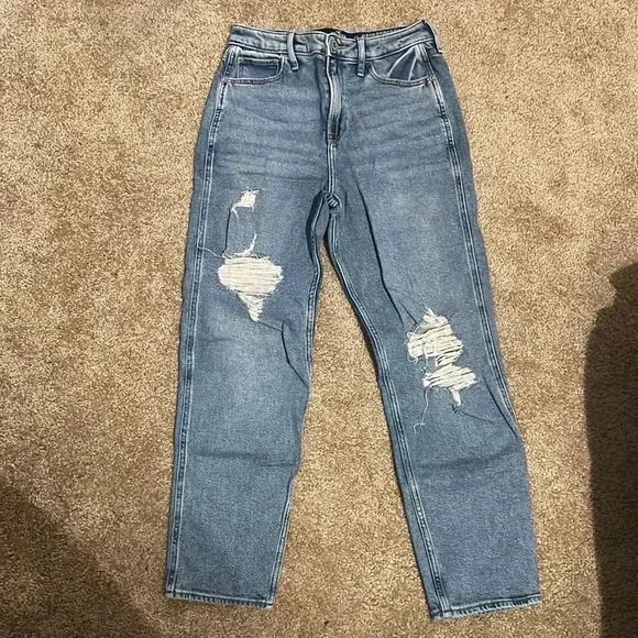 Hollister Mom Jeans - Picture 1 of 3